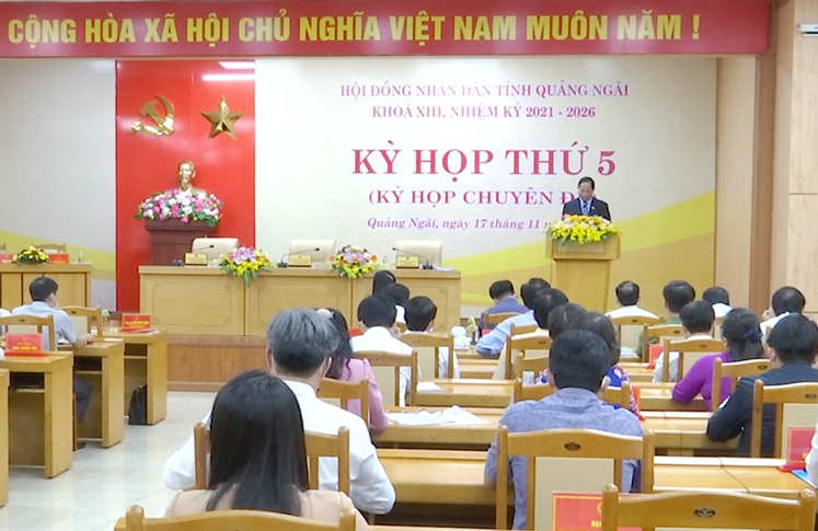 PHÓ CHỦ TỊCH QUỐC HỘI TRẦN QUANG PHƯƠNG DỰ KỲ HỌP THỨ 5 HĐND TỈNH QUẢNG NGÃI KHÓA XIII